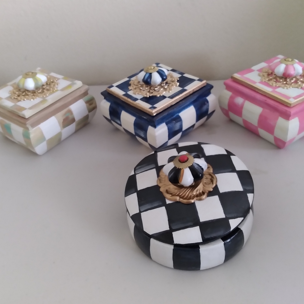 Wooden box 5" Your Choice Black White Checks Whimsical